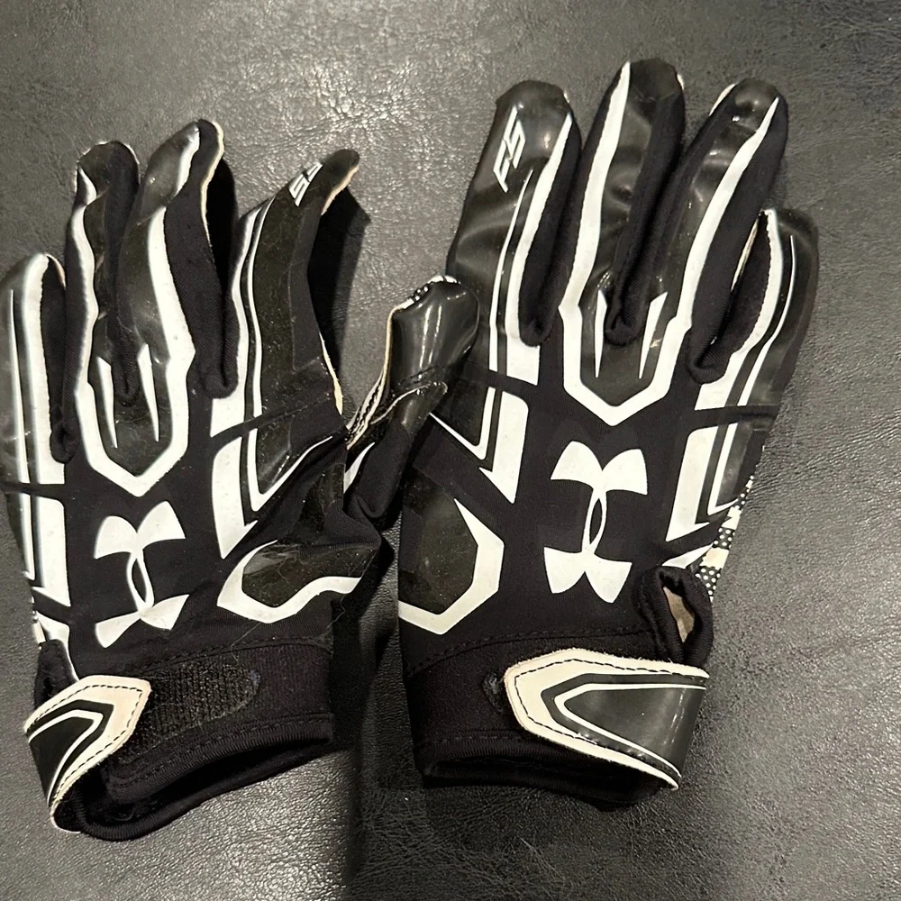 Under Armour Black and White FootballGloves